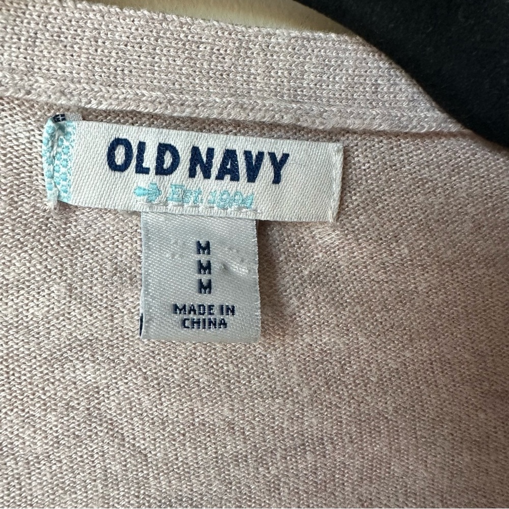 Old Navy women's beige V-neck button-front cardigan 3/4 sleeves Size Medium - Picture 2 of 6
